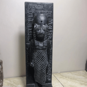 تمثال الإلهة سخمت - مصنوع يدويًا من الحجر الأسود المصري